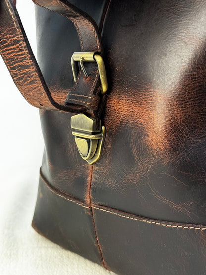 Dark Vittoria Duffle